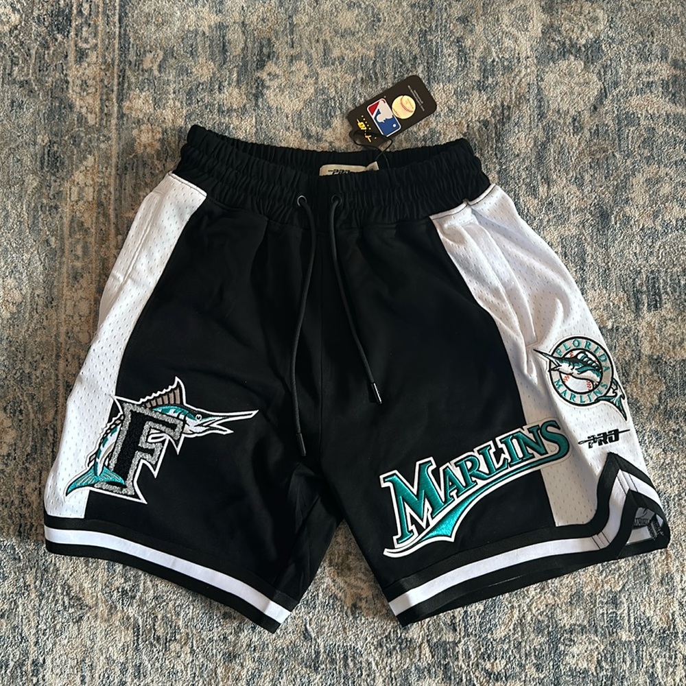 Pro Standard Florida marlins shorts